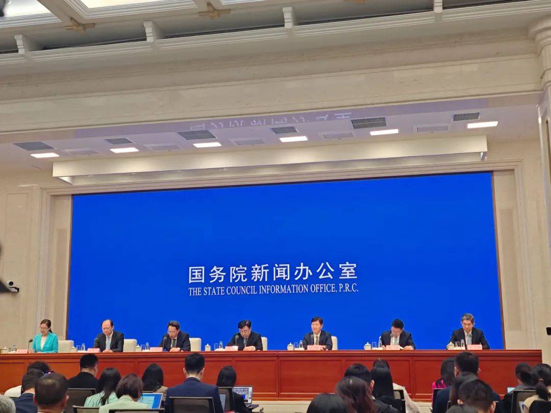 国新看台丨定了！海南自贸港将于12月18日正式启动全岛封关运作